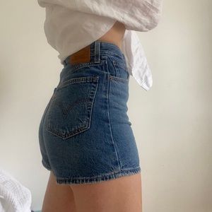 Levis high loose shorts